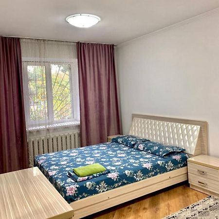 Apartment On Toktogula Bișkek Exterior foto